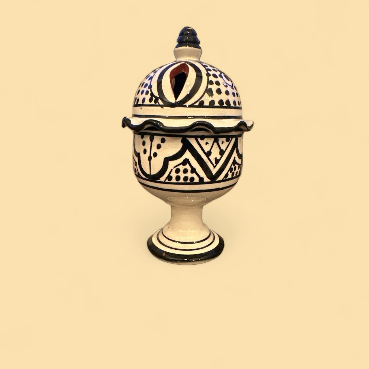 Handgefertigtes marokkanisches Räuchergefäß